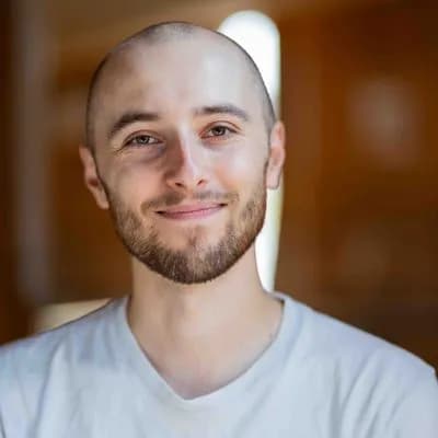 Lou MAS - Designer UI/UX Lou MAS - Designer UI/UX